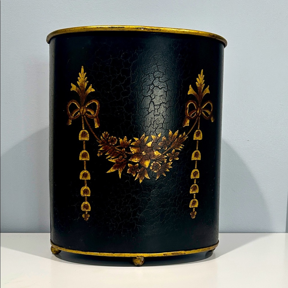 Chelsea House black lacquered waste paper can
